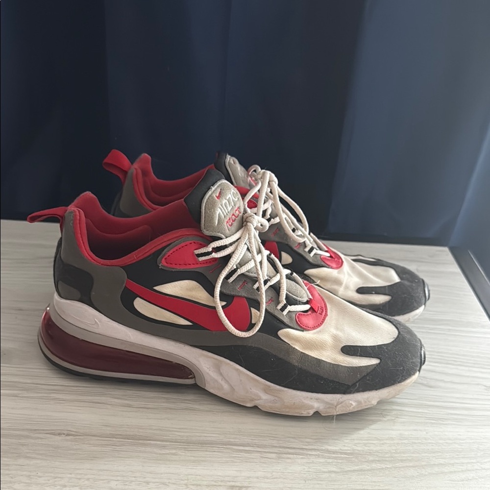 Nike Air Max 270 Red and Black Sneakers